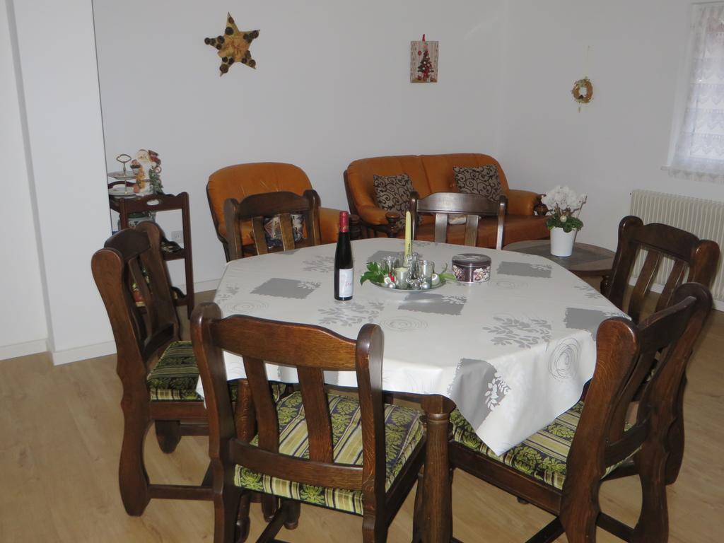 Location Alice Villa Ottrott Exteriör bild